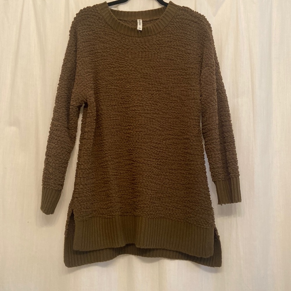 Zenana Premium boutique store sweater, army green. Worn but in good condition.